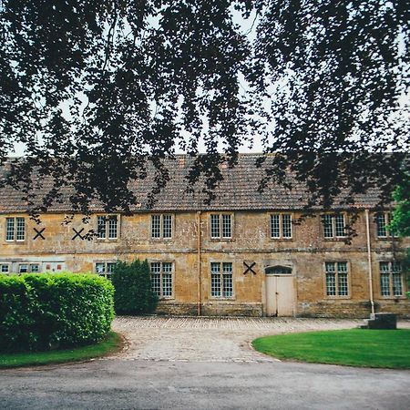 North Cadbury Court Coach Houses Extérieur photo